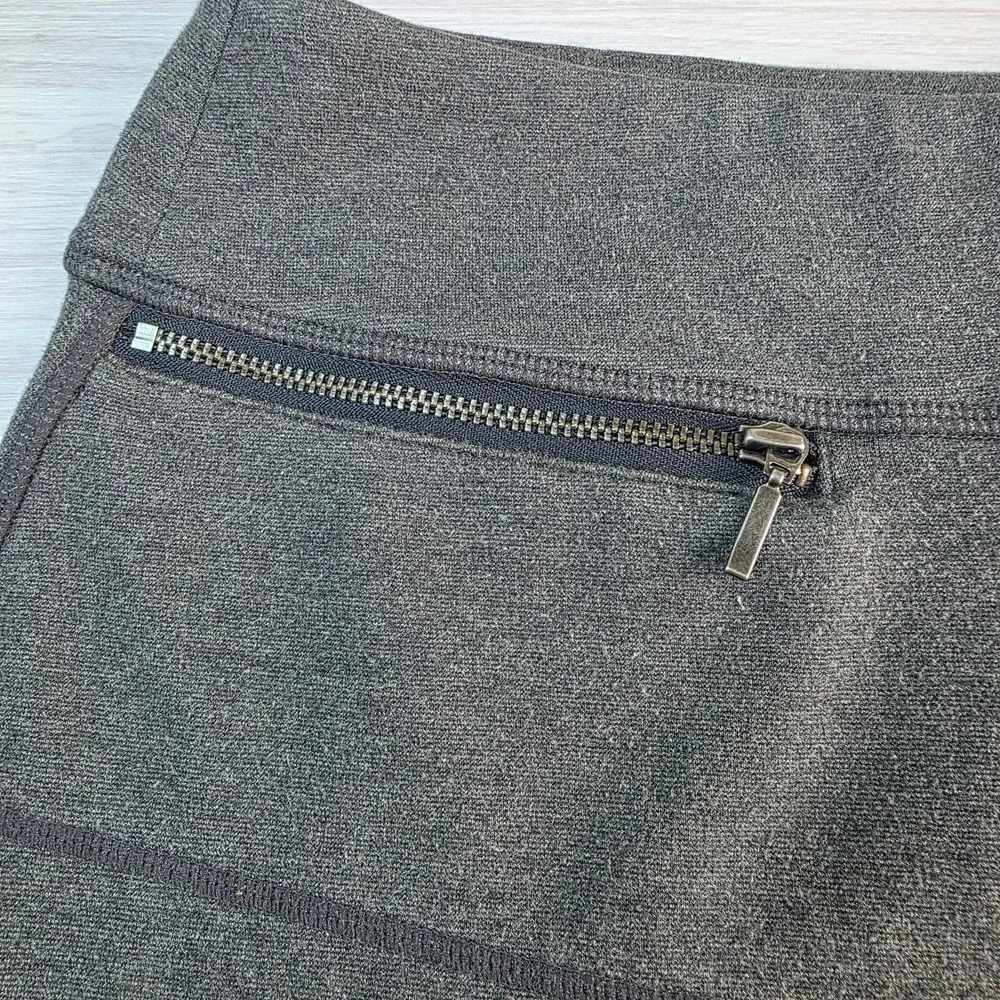 Athleta Elastic Waist Pull On Skirt Gray A Line Zippered Pockets-Sz Small Preppy